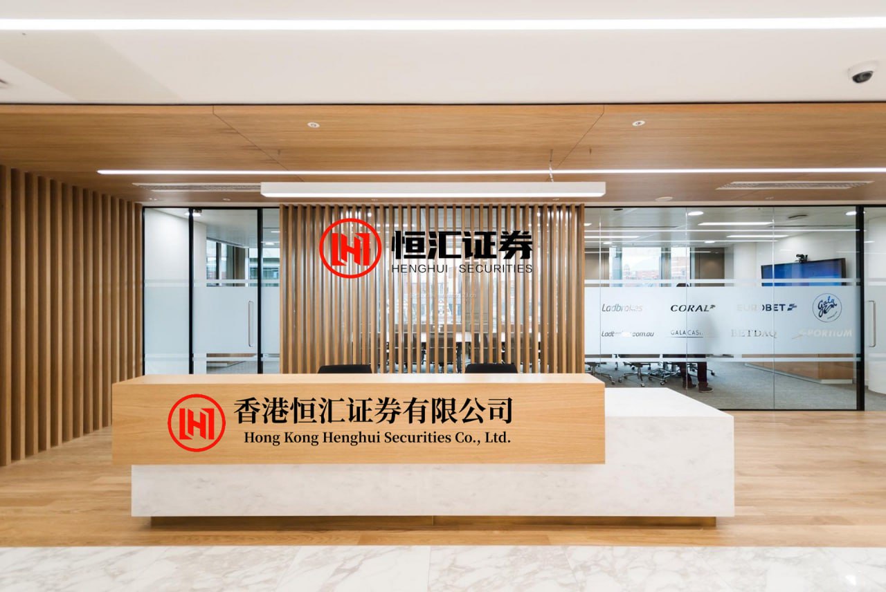 配资宝 高玉英 啼笑姻缘——读邢之诺《我怎麽了》